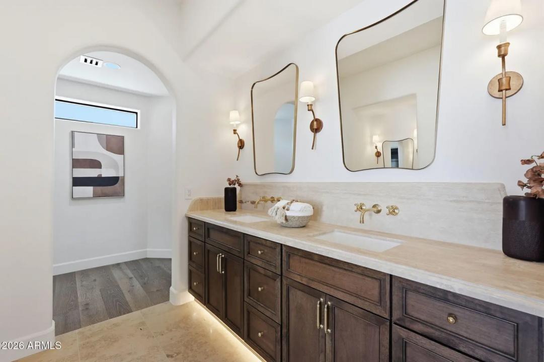 Real Estate Picture 37