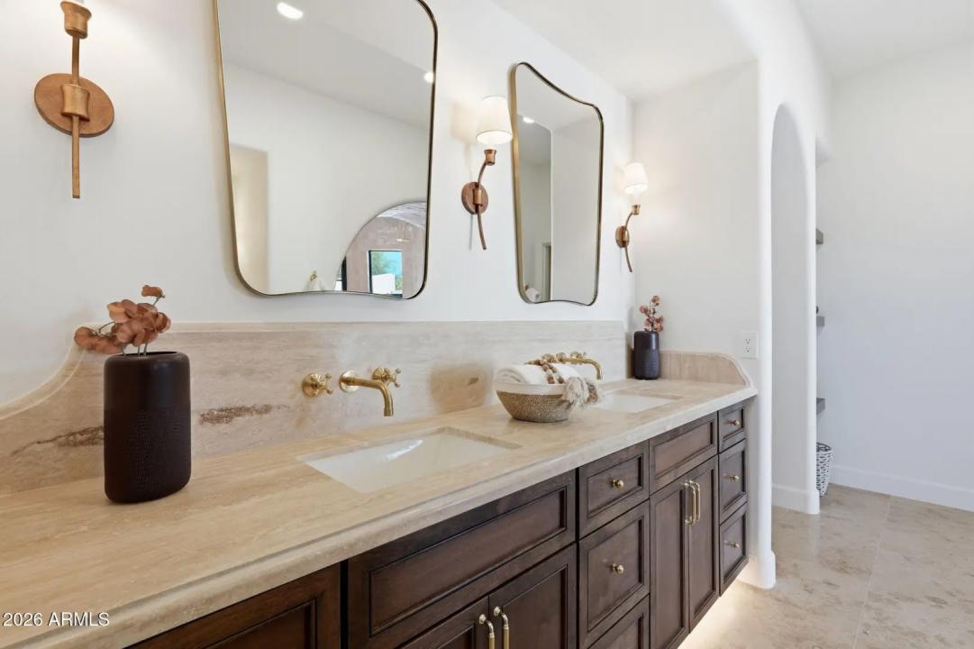 Real Estate Picture 38