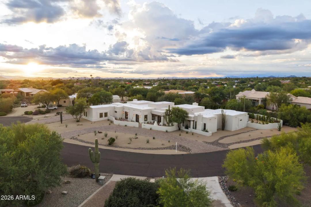Real Estate Picture 4