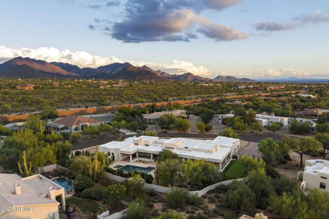 Real Estate Picture 5
