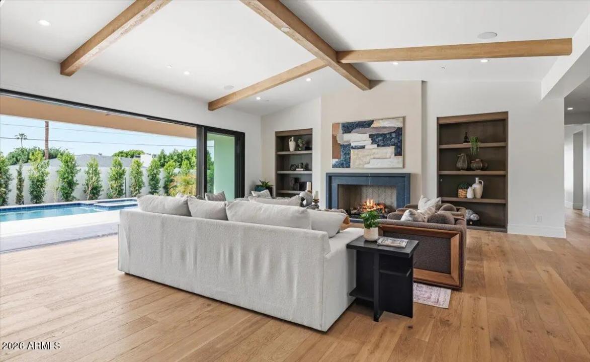 Real Estate Picture 5