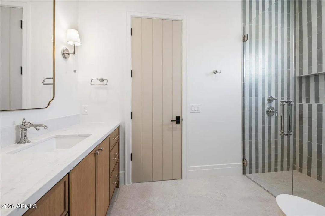 Real Estate Picture 25