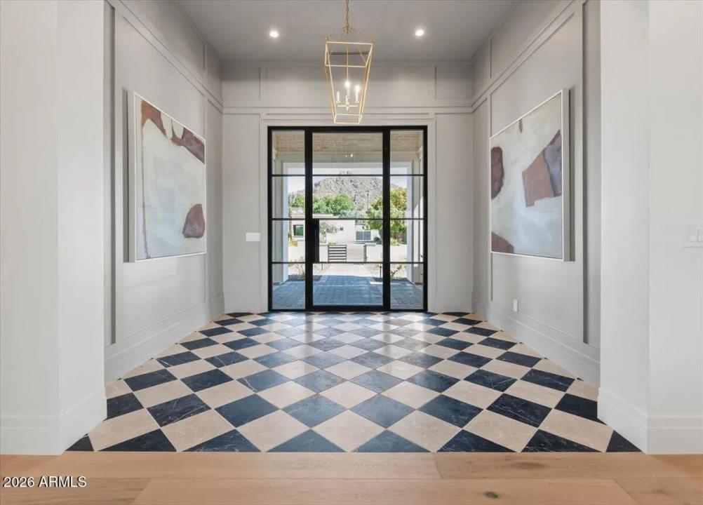 Real Estate Picture 3
