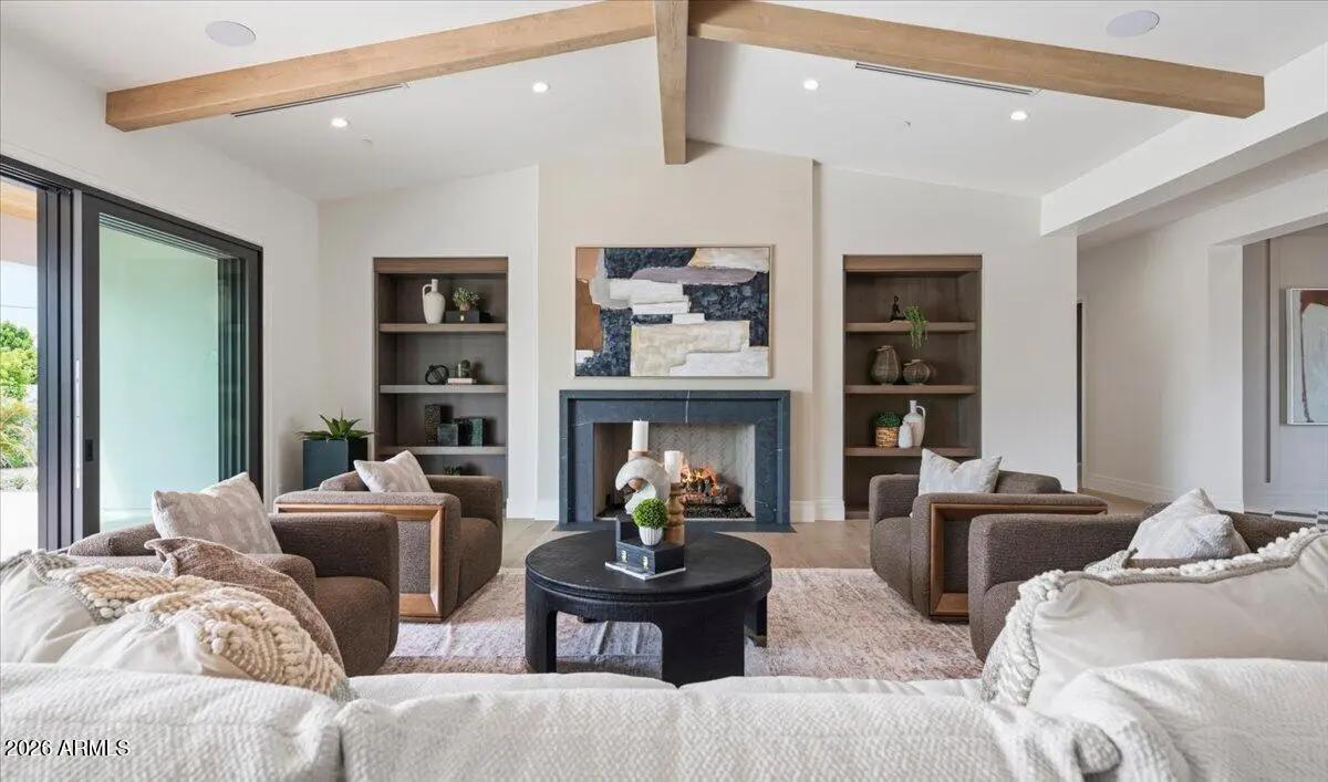 Real Estate Picture 7