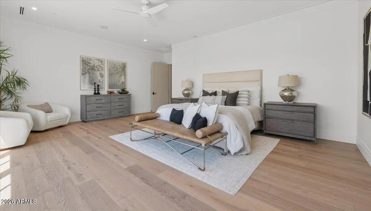 Real Estate Picture 16