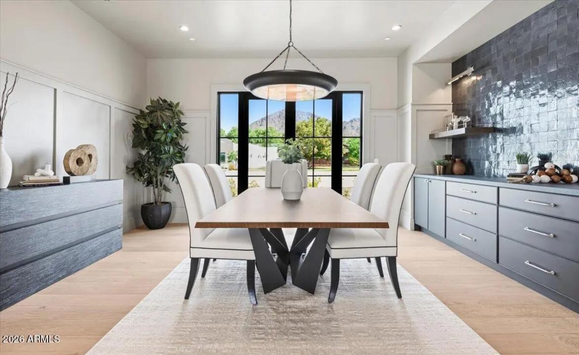 Real Estate Picture 8