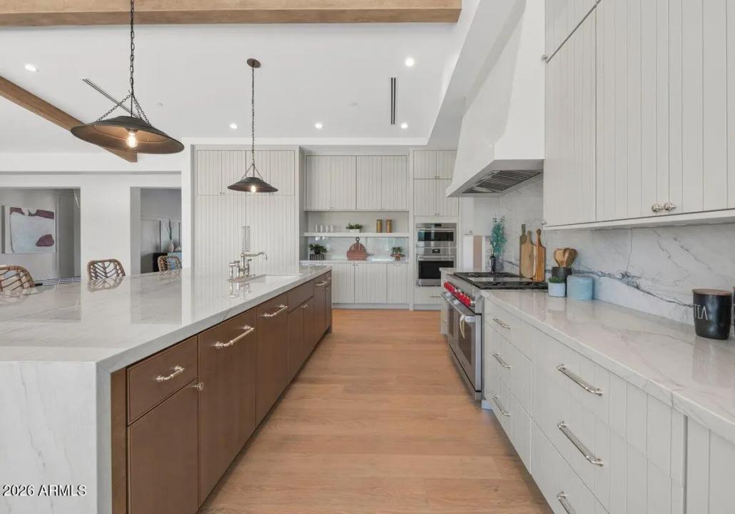 Real Estate Picture 12