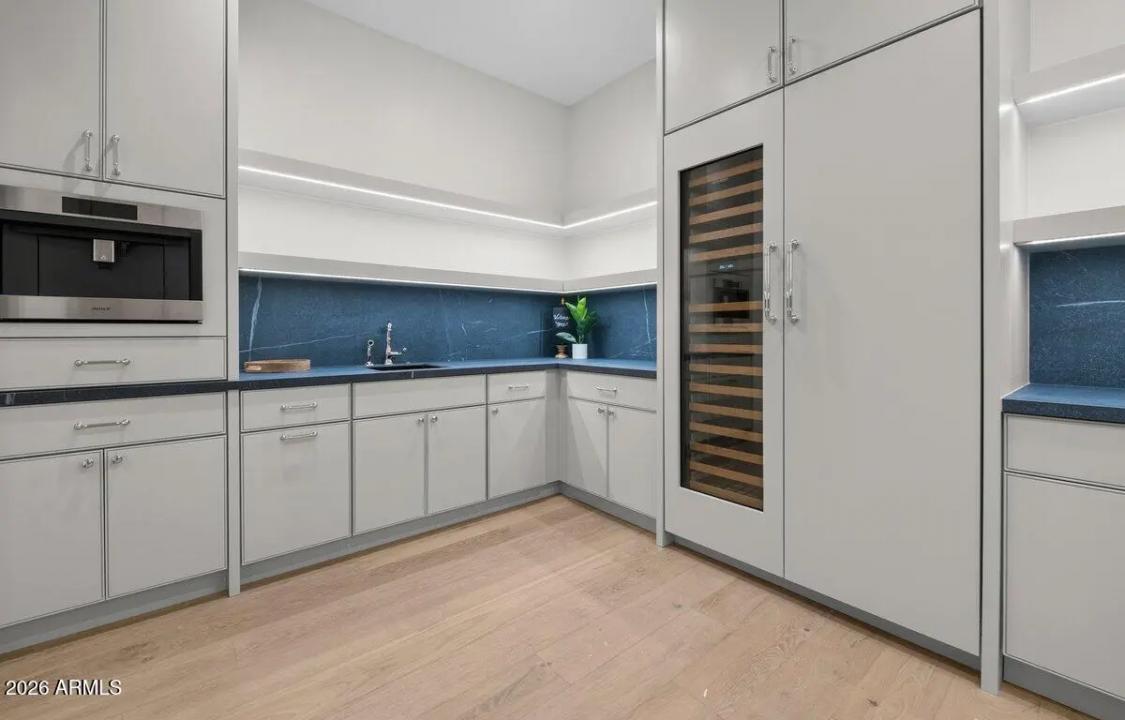 Real Estate Picture 15