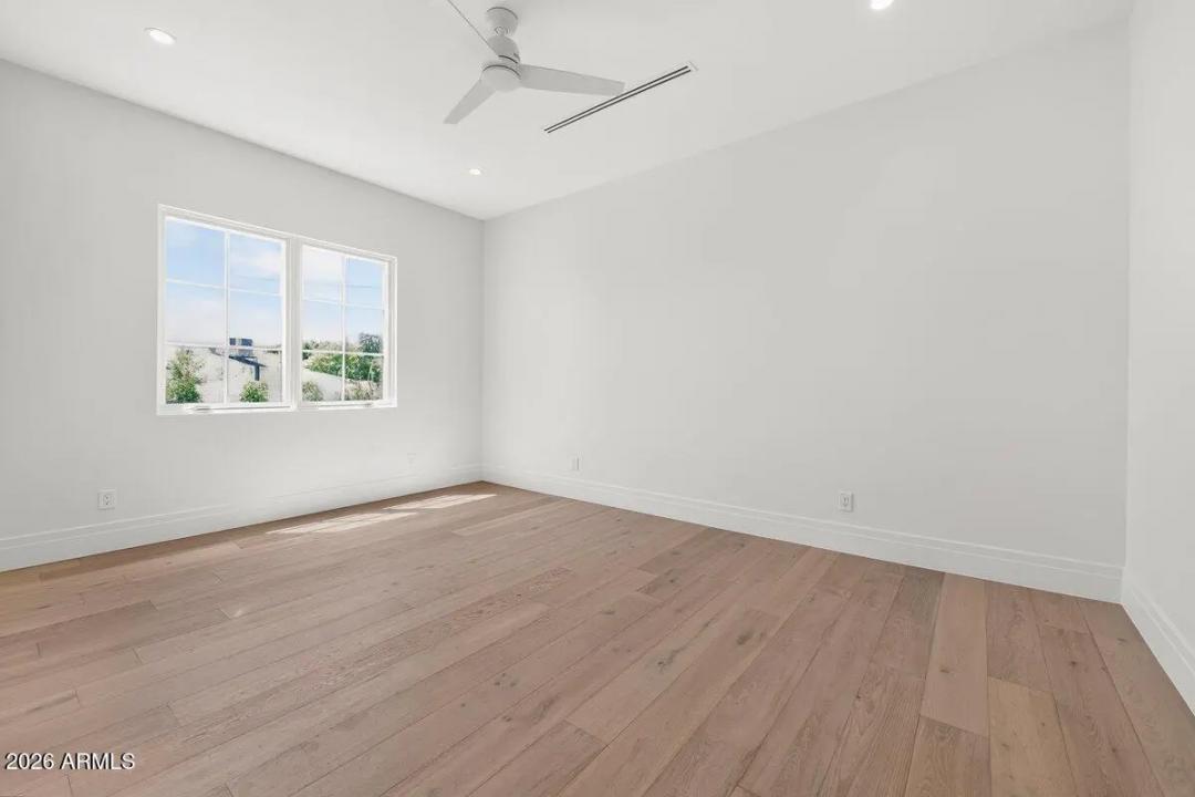 Real Estate Picture 28