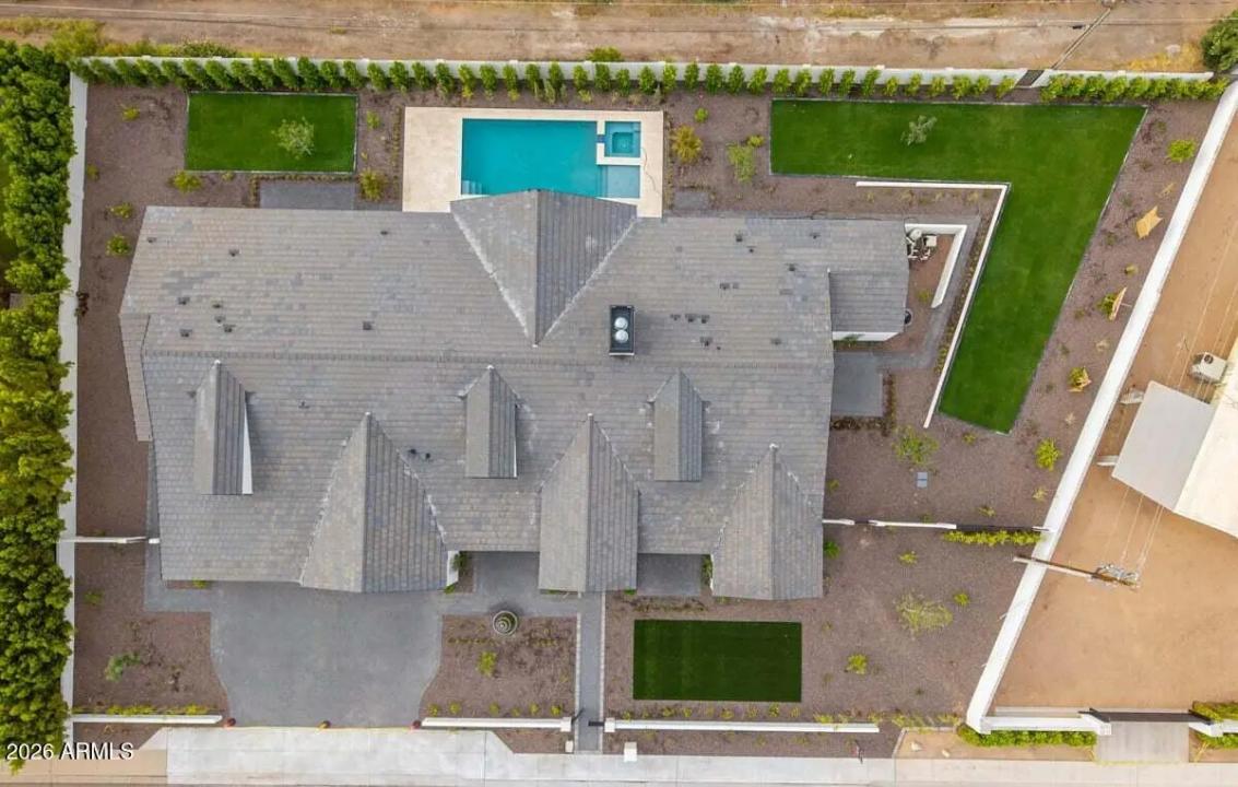 Real Estate Picture 30