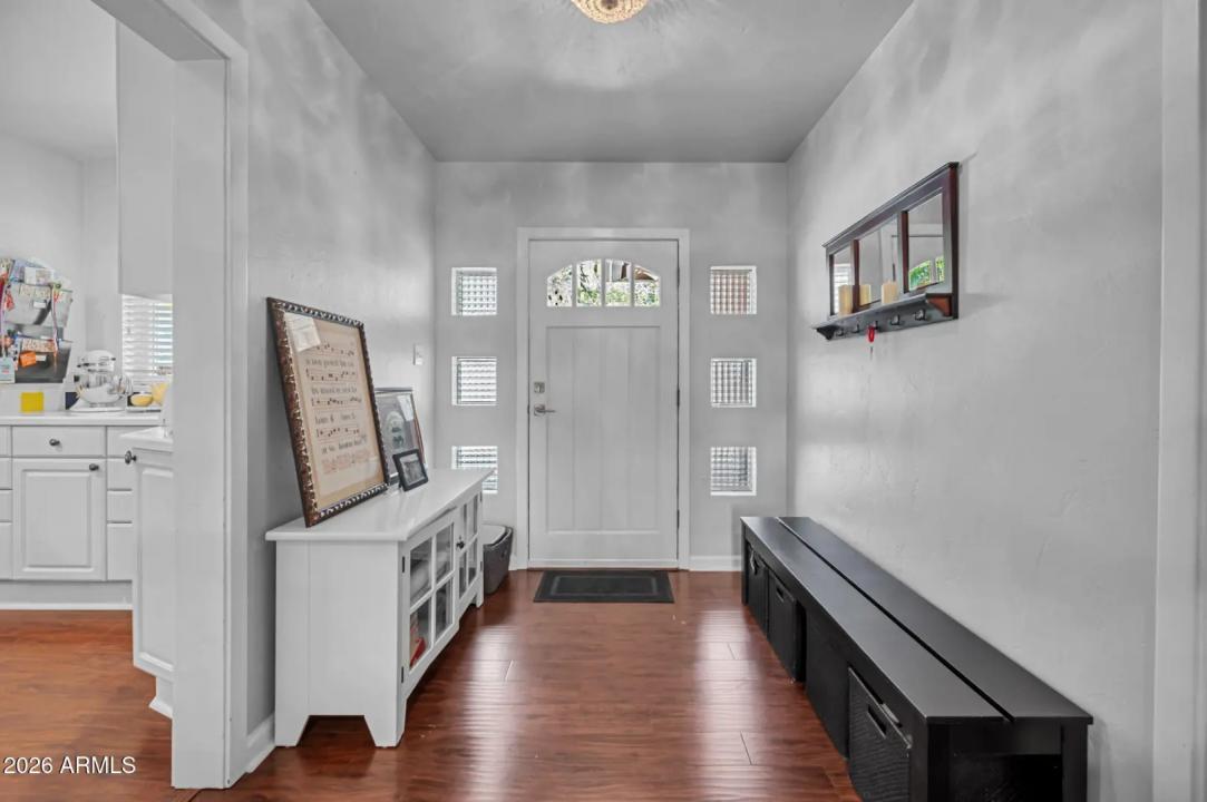 Real Estate Picture 3