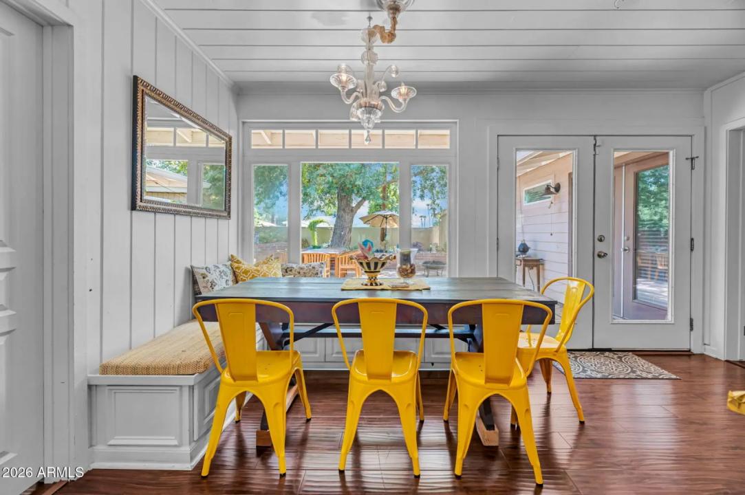 Real Estate Picture 7