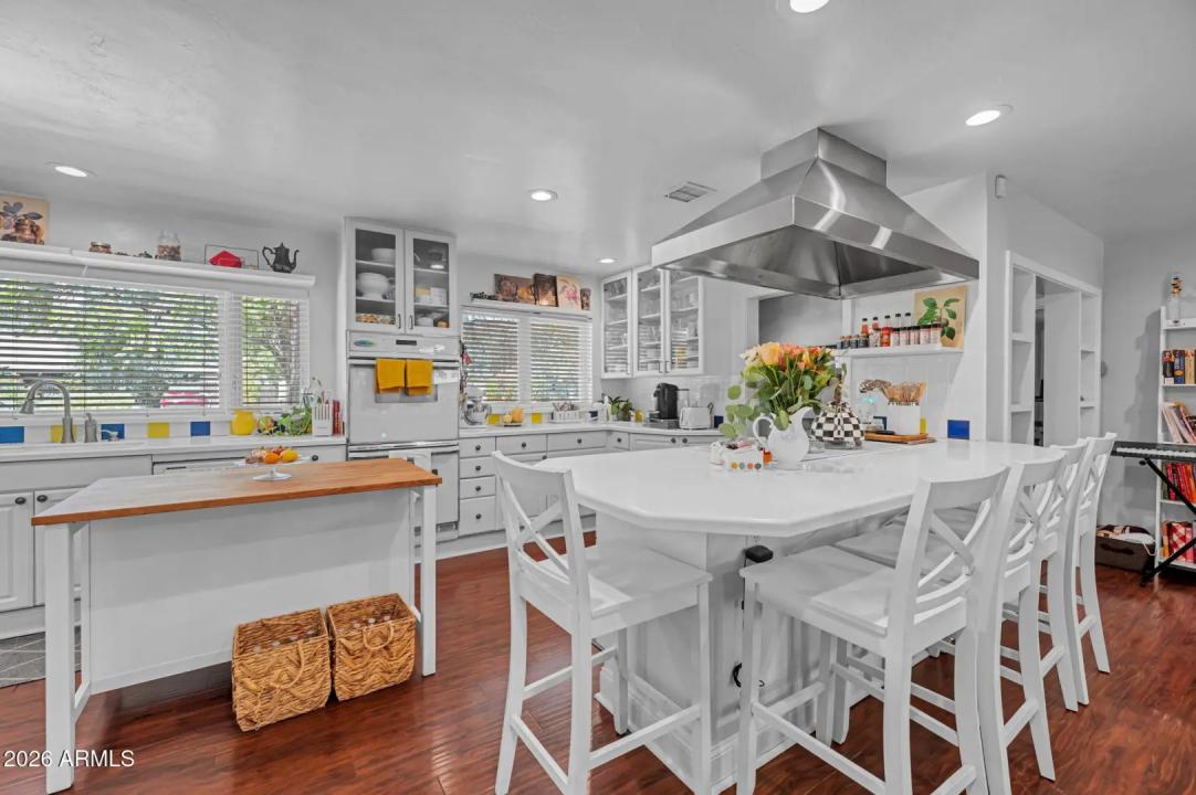 Real Estate Picture 10