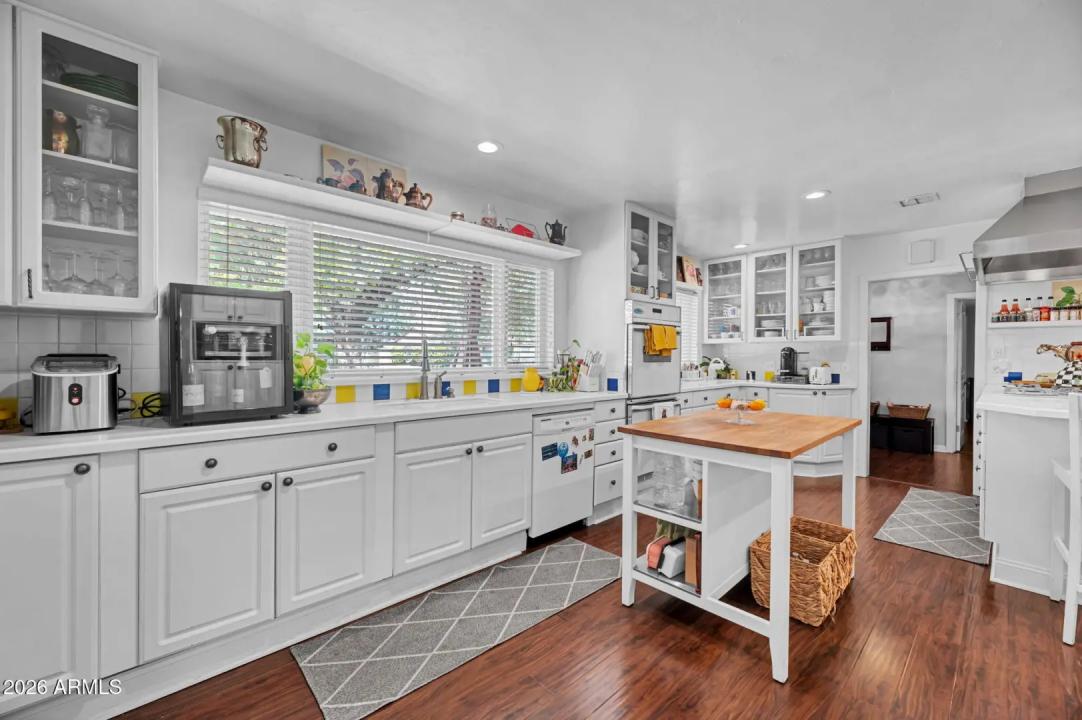 Real Estate Picture 13