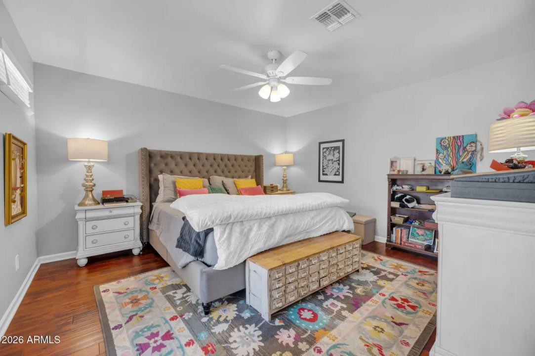 Real Estate Picture 16