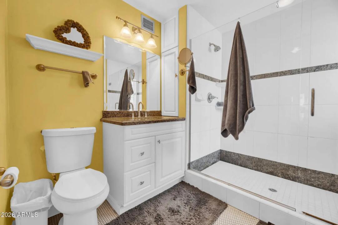 Real Estate Picture 25