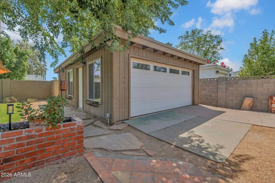 Real Estate Picture 30