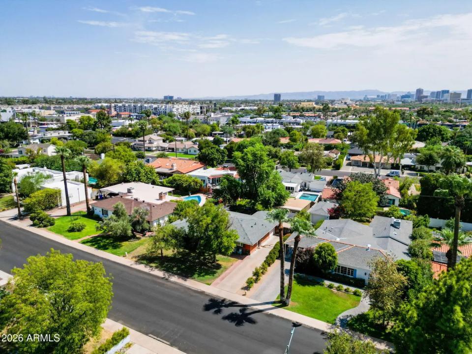 Real Estate Picture 32