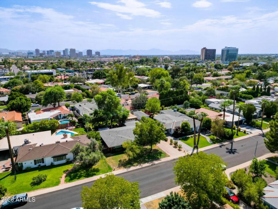 Real Estate Picture 33