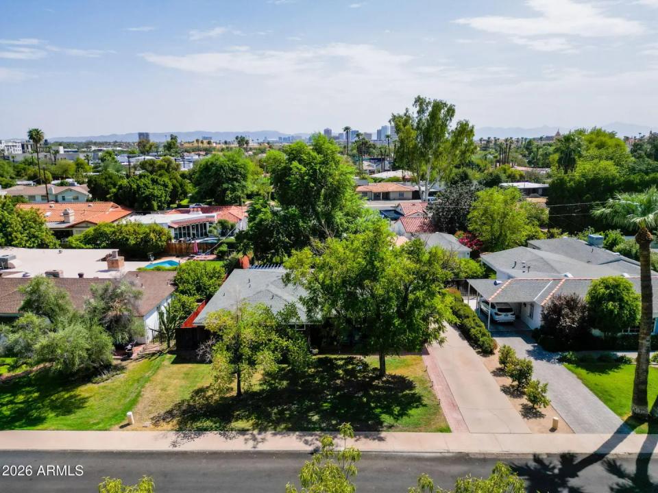 Real Estate Picture 34