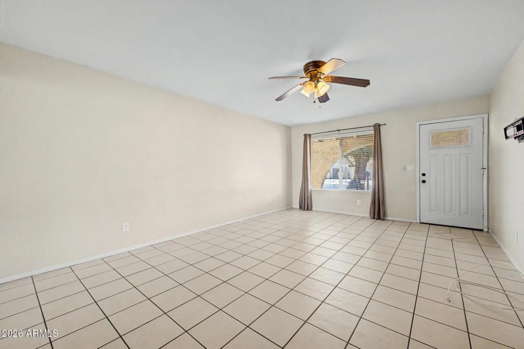 Real Estate Picture 8
