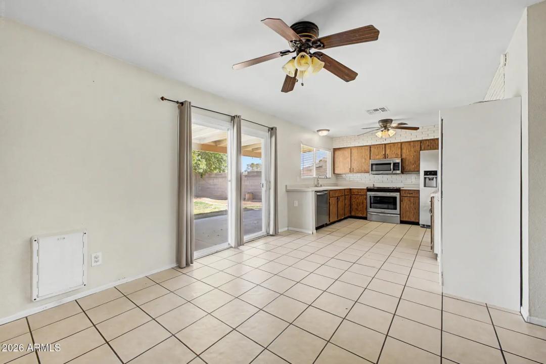 Real Estate Picture 13