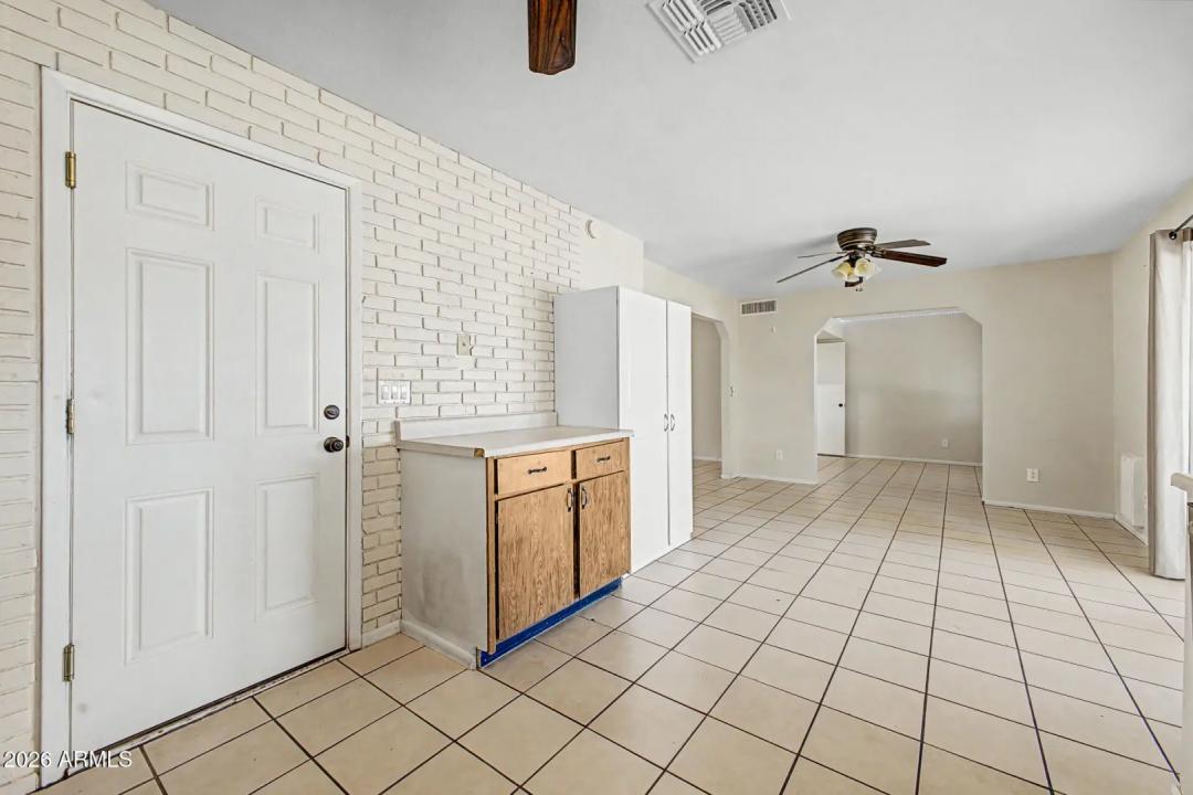 Real Estate Picture 17