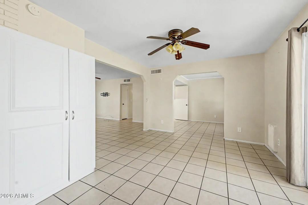 Real Estate Picture 18