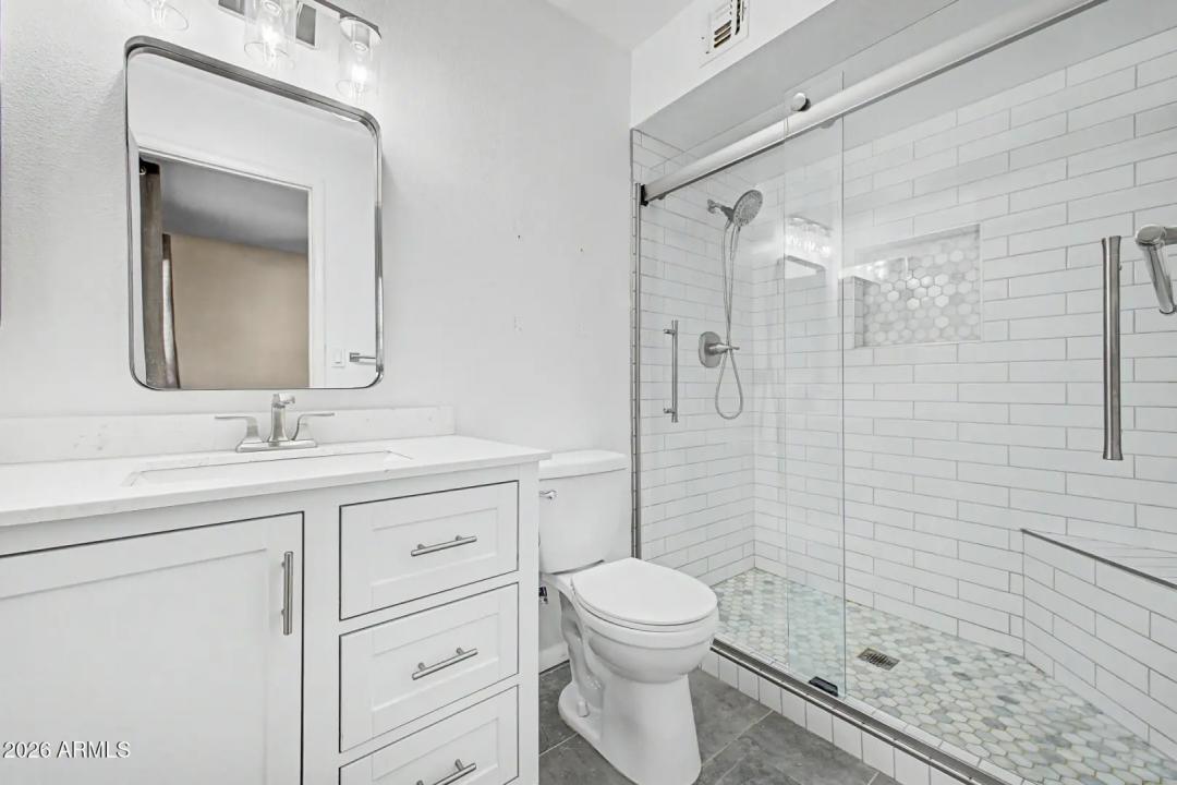 Real Estate Picture 22