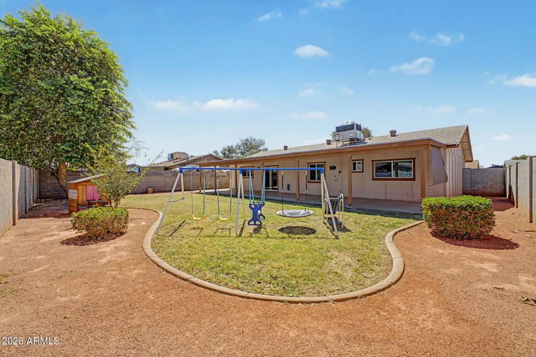 Real Estate Picture 33