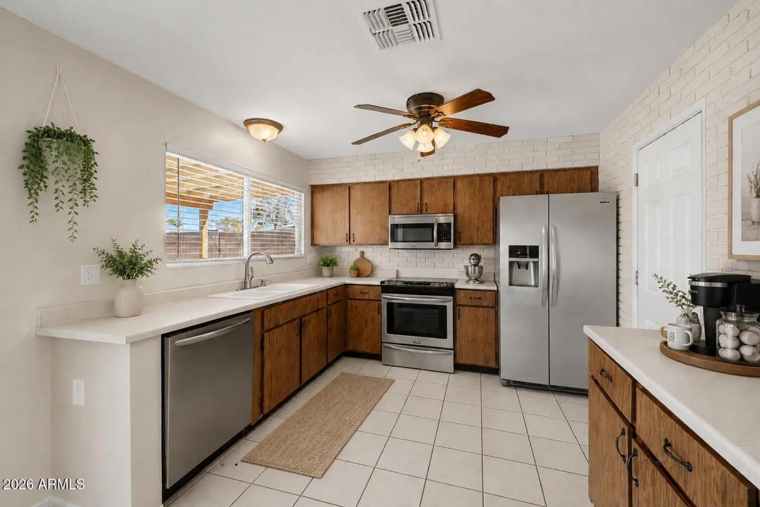 Real Estate Picture 35