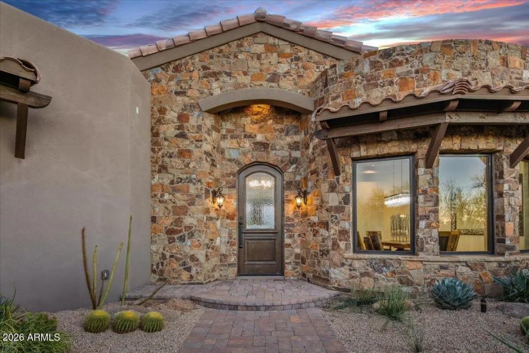 Real Estate Picture 4