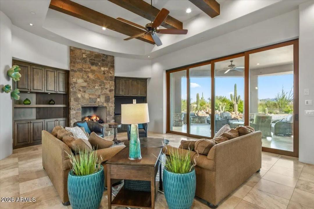 Real Estate Picture 8
