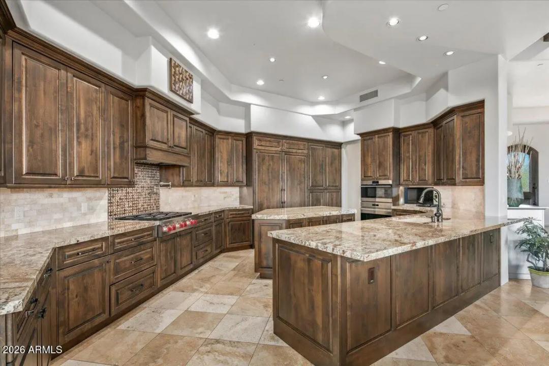 Real Estate Picture 10