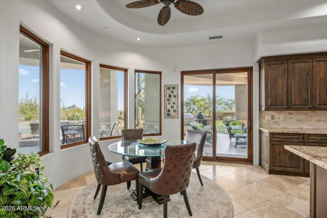 Real Estate Picture 12