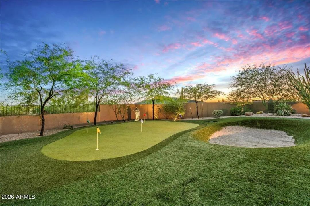 Real Estate Picture 18