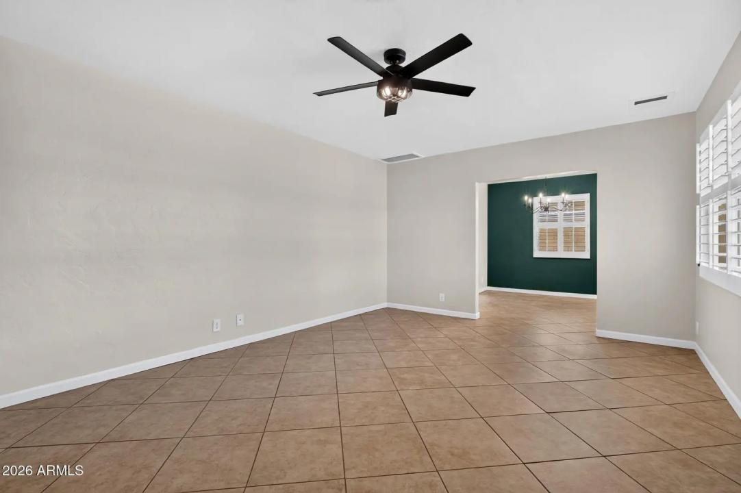 Real Estate Picture 4