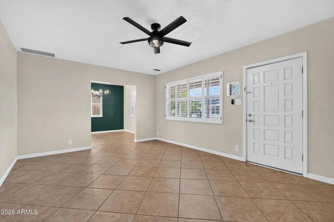 Real Estate Picture 5