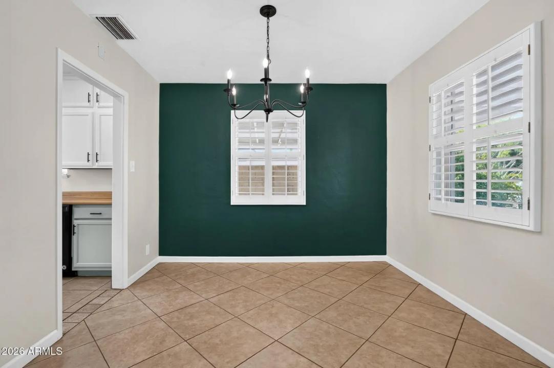 Real Estate Picture 6