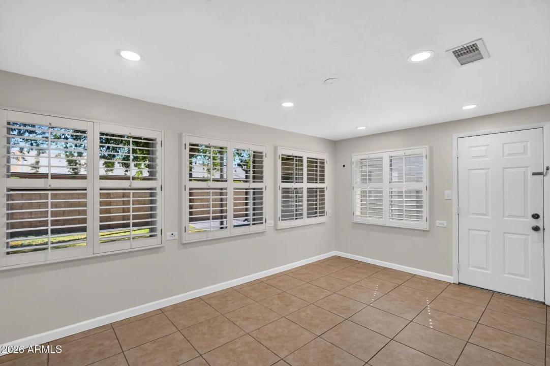Real Estate Picture 16