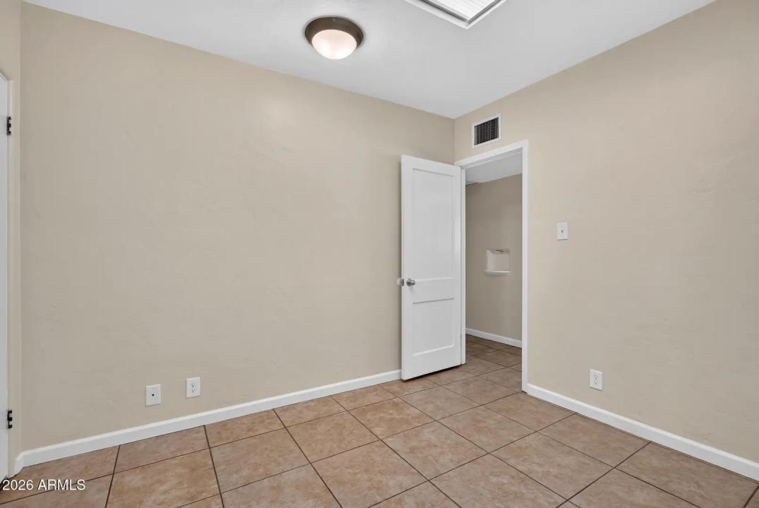 Real Estate Picture 18