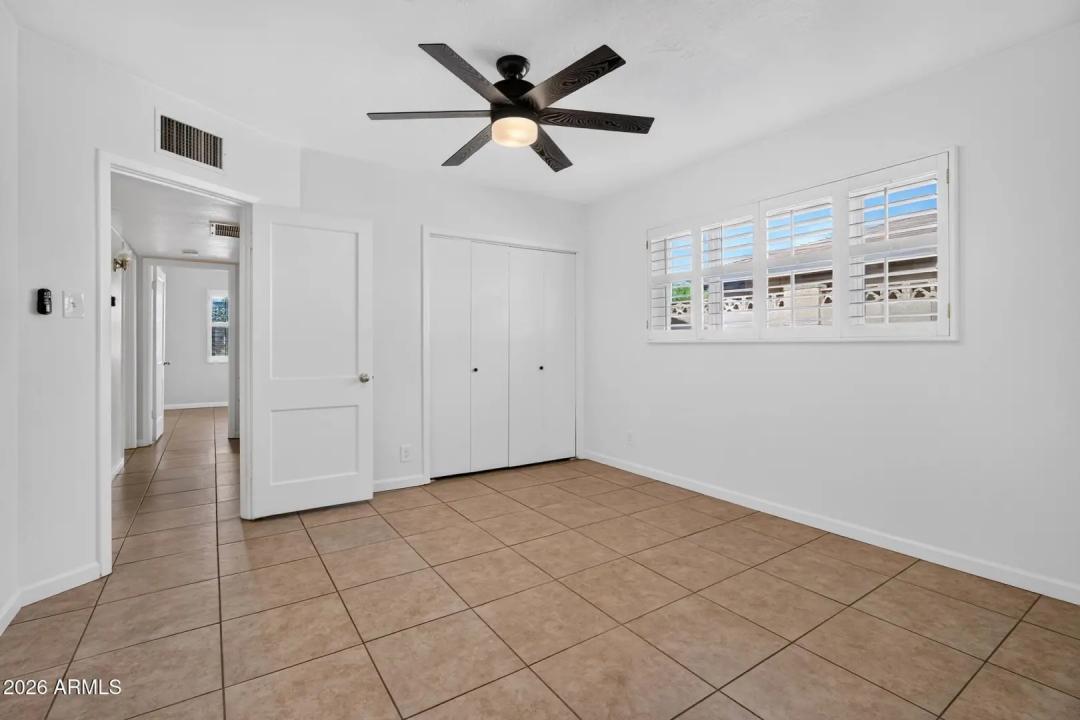 Real Estate Picture 24