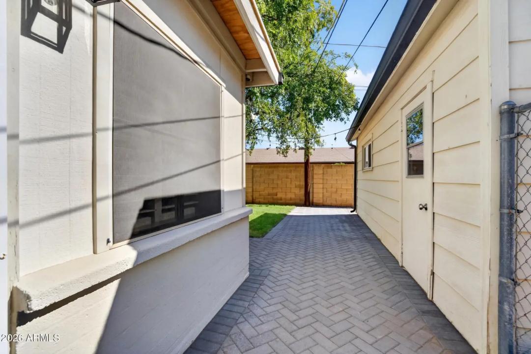 Real Estate Picture 35
