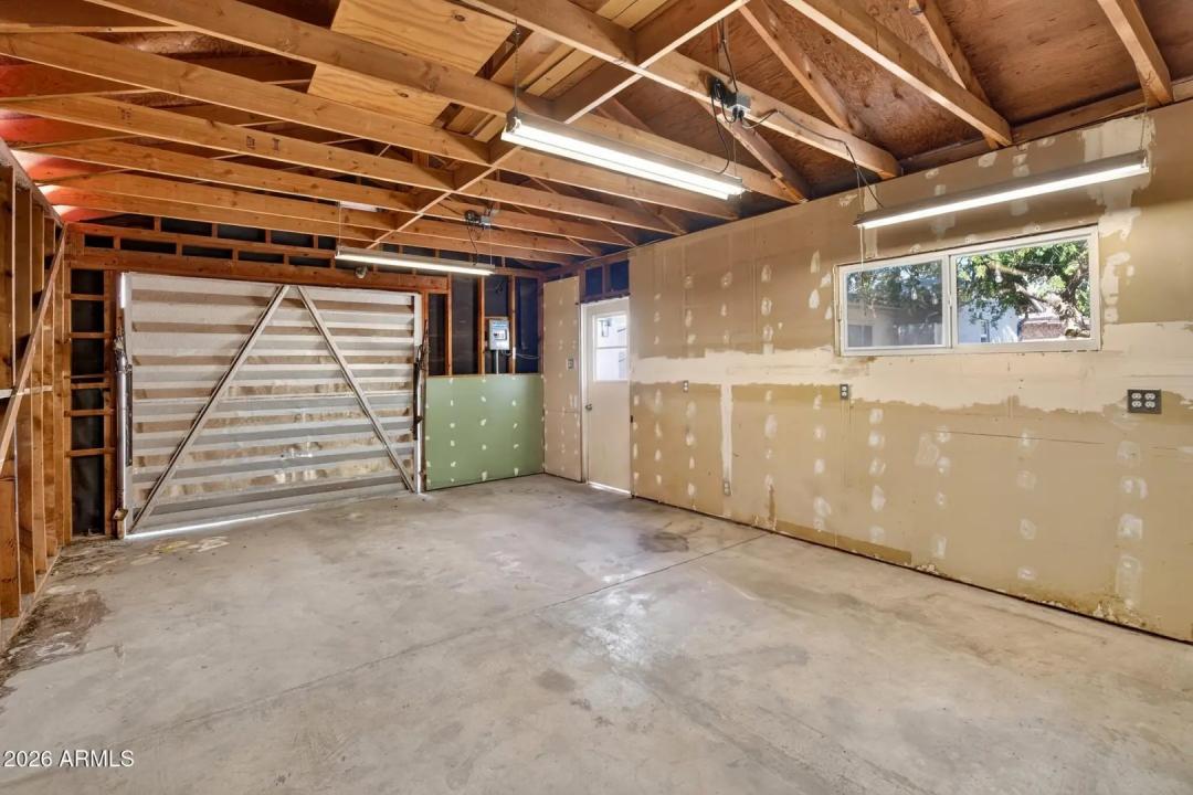 Real Estate Picture 42