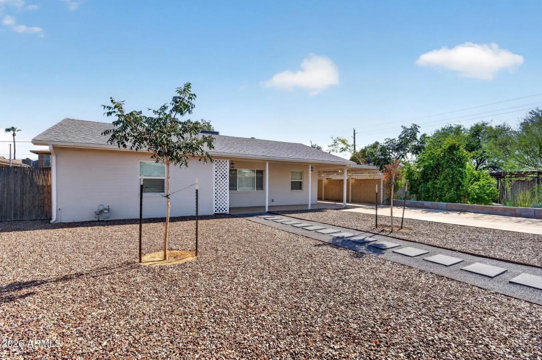 Real Estate Picture 3
