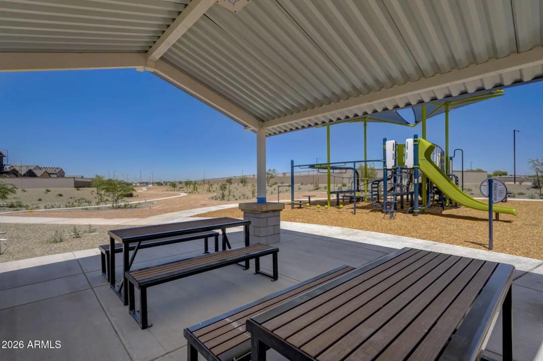 Real Estate Picture 17
