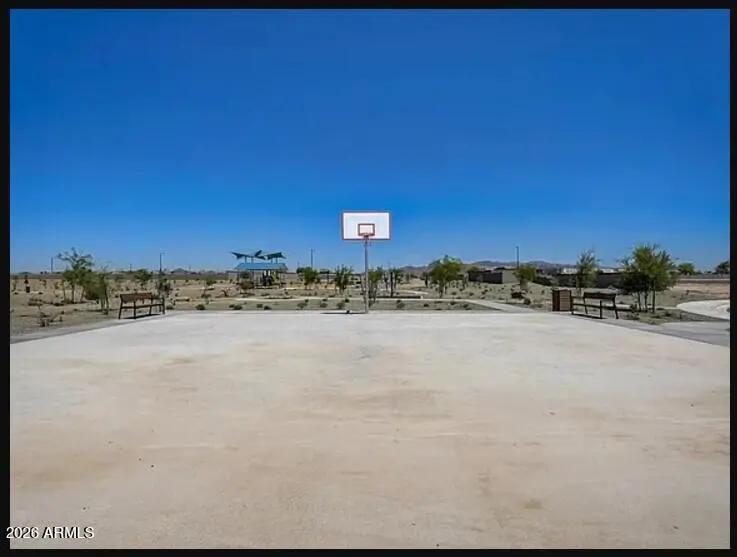 Real Estate Picture 14