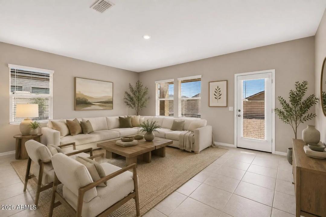 Real Estate Picture 6