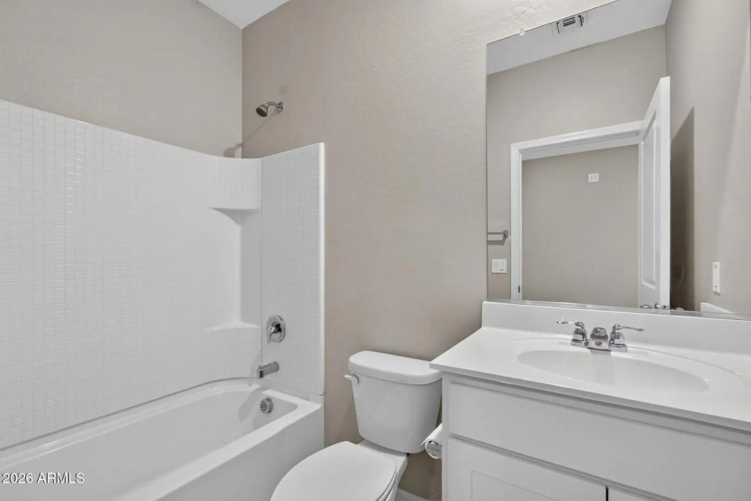 Real Estate Picture 16