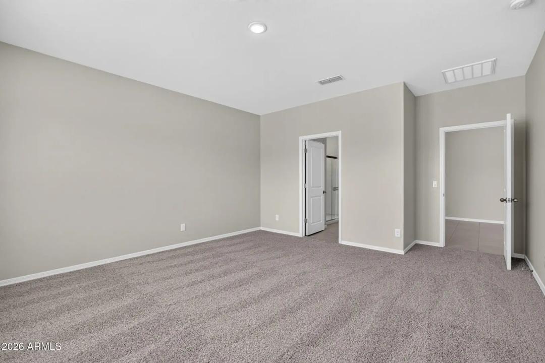 Real Estate Picture 8